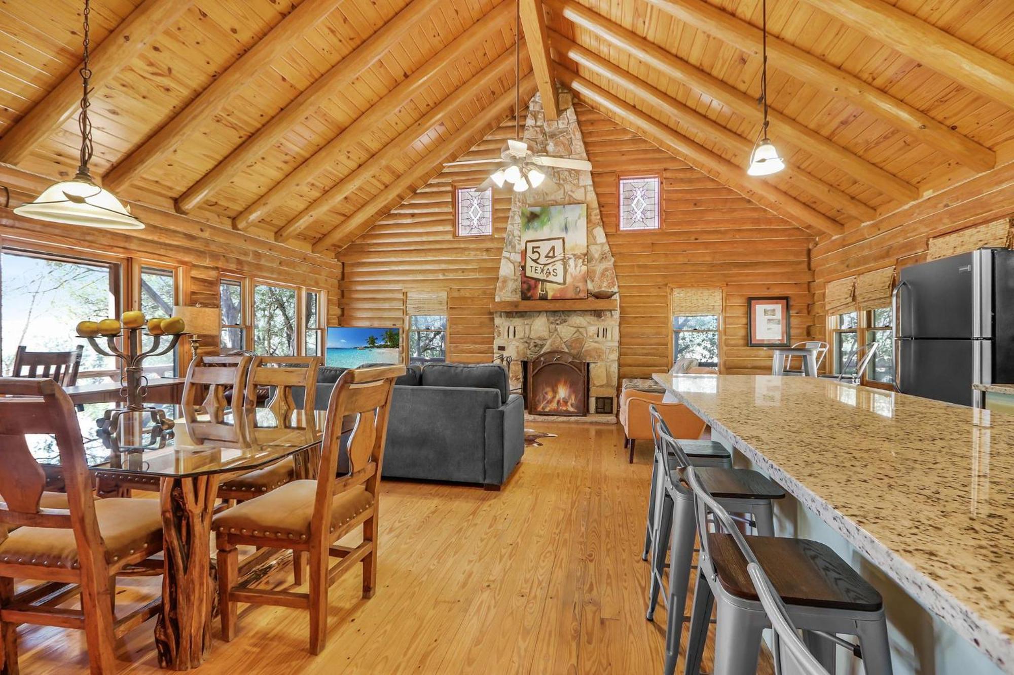 Falls Log Home ウィンバリー エクステリア 写真
