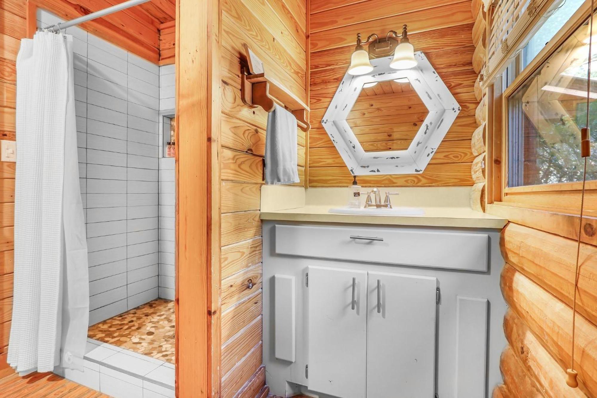Falls Log Home ウィンバリー エクステリア 写真