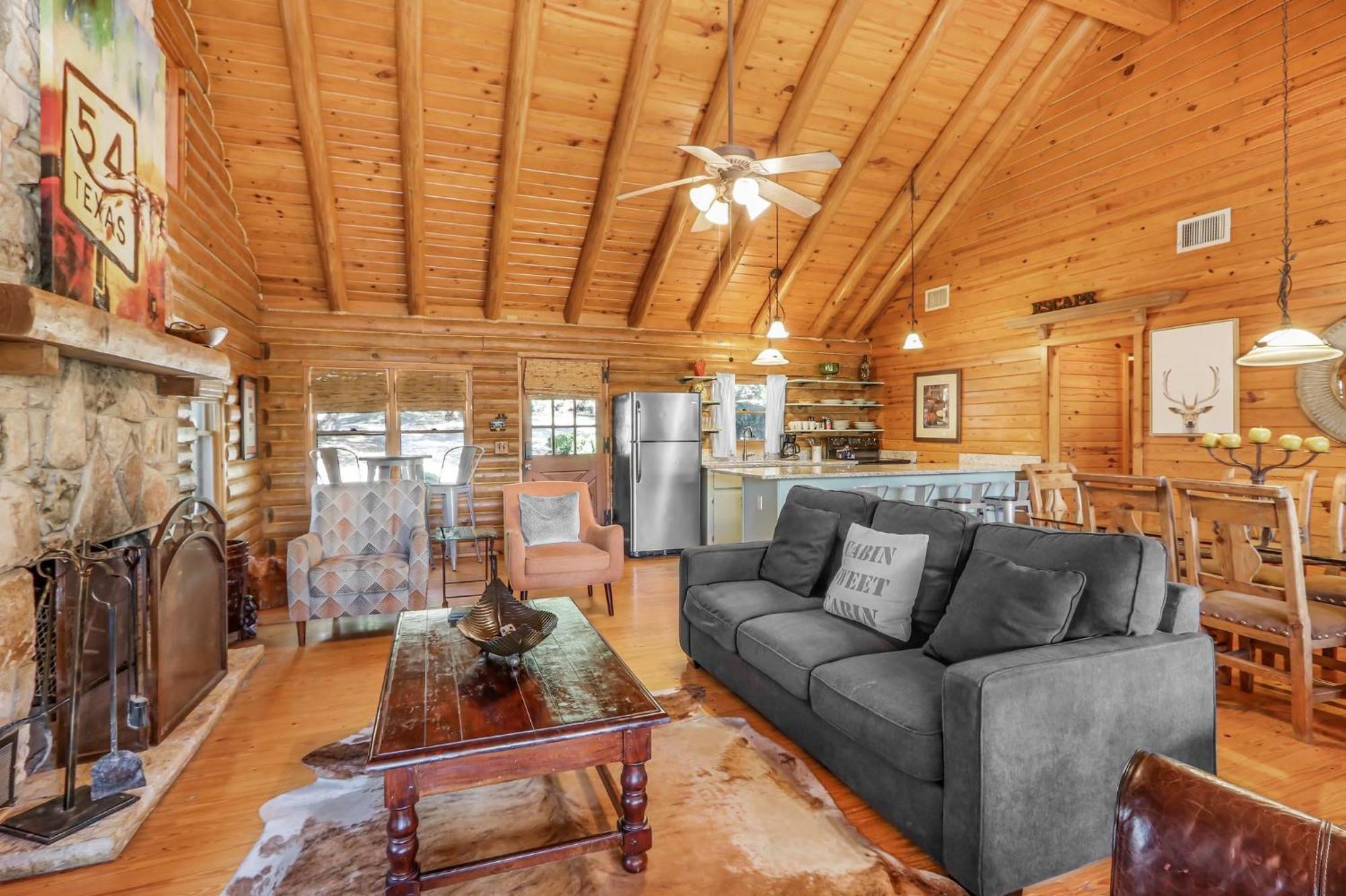 Falls Log Home ウィンバリー エクステリア 写真
