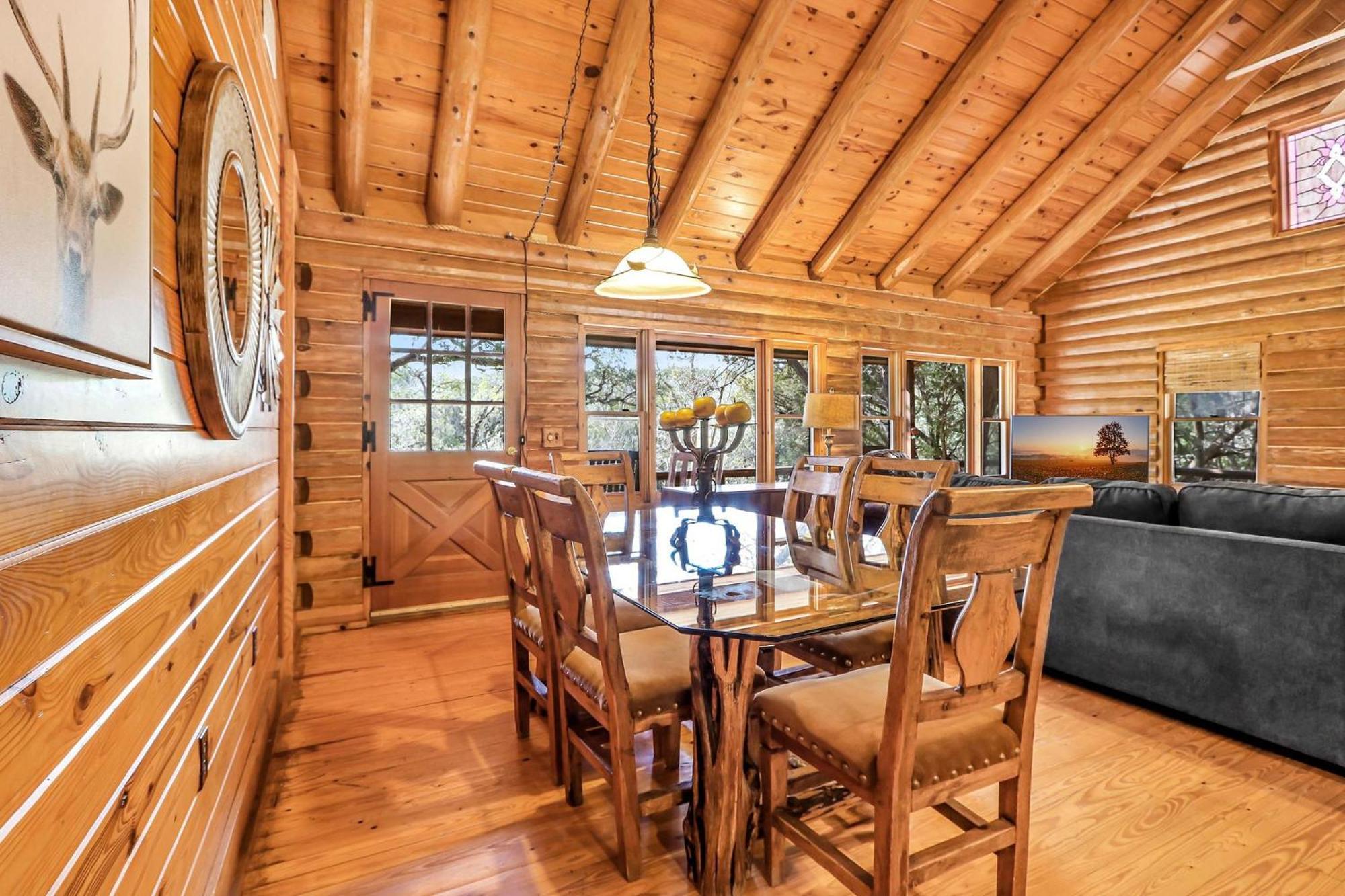 Falls Log Home ウィンバリー エクステリア 写真