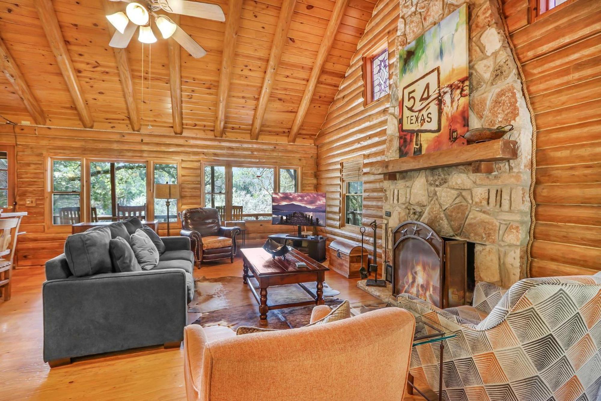 Falls Log Home ウィンバリー エクステリア 写真